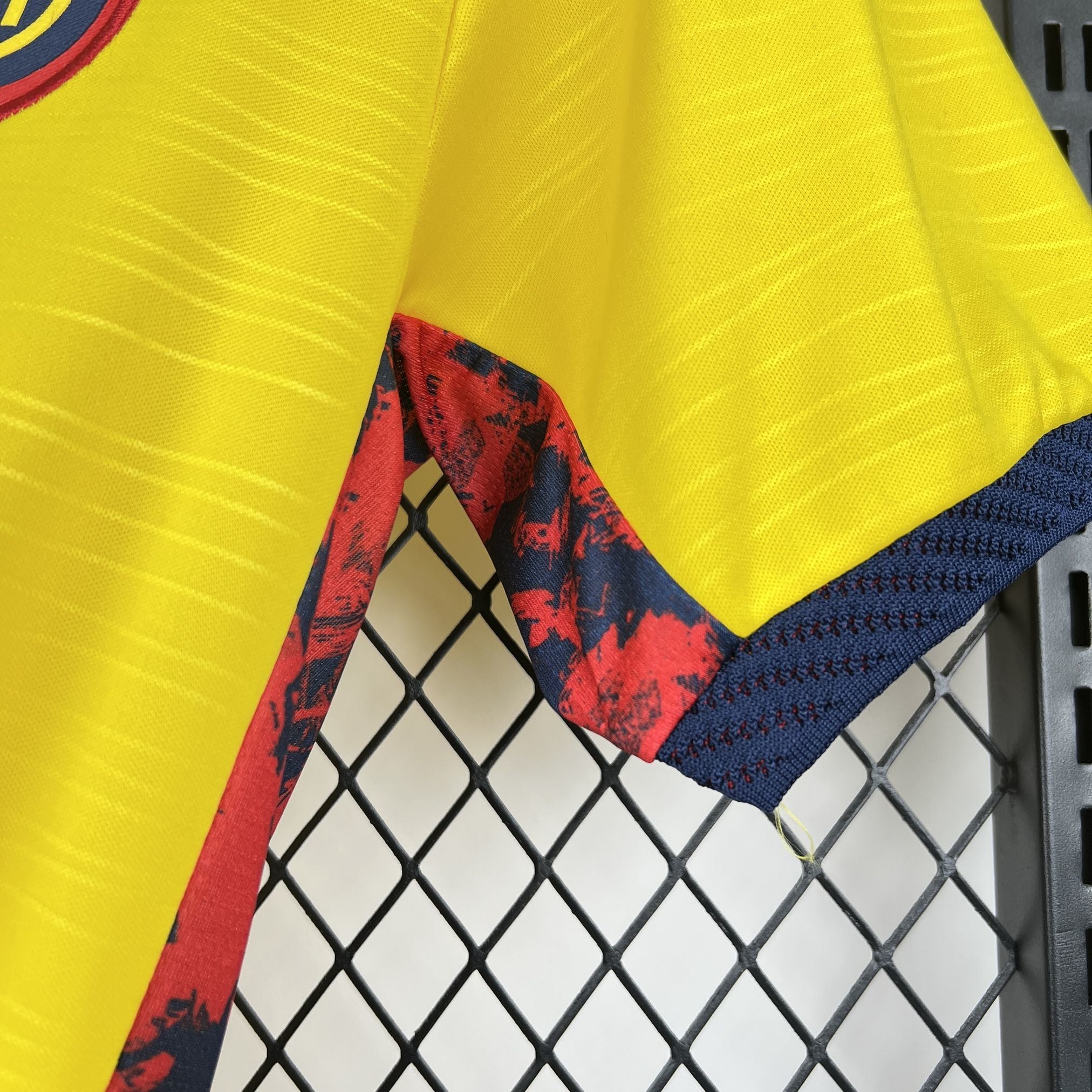 Camisa 1 Copa do Mundo 2026 Equador Masculina Amarela