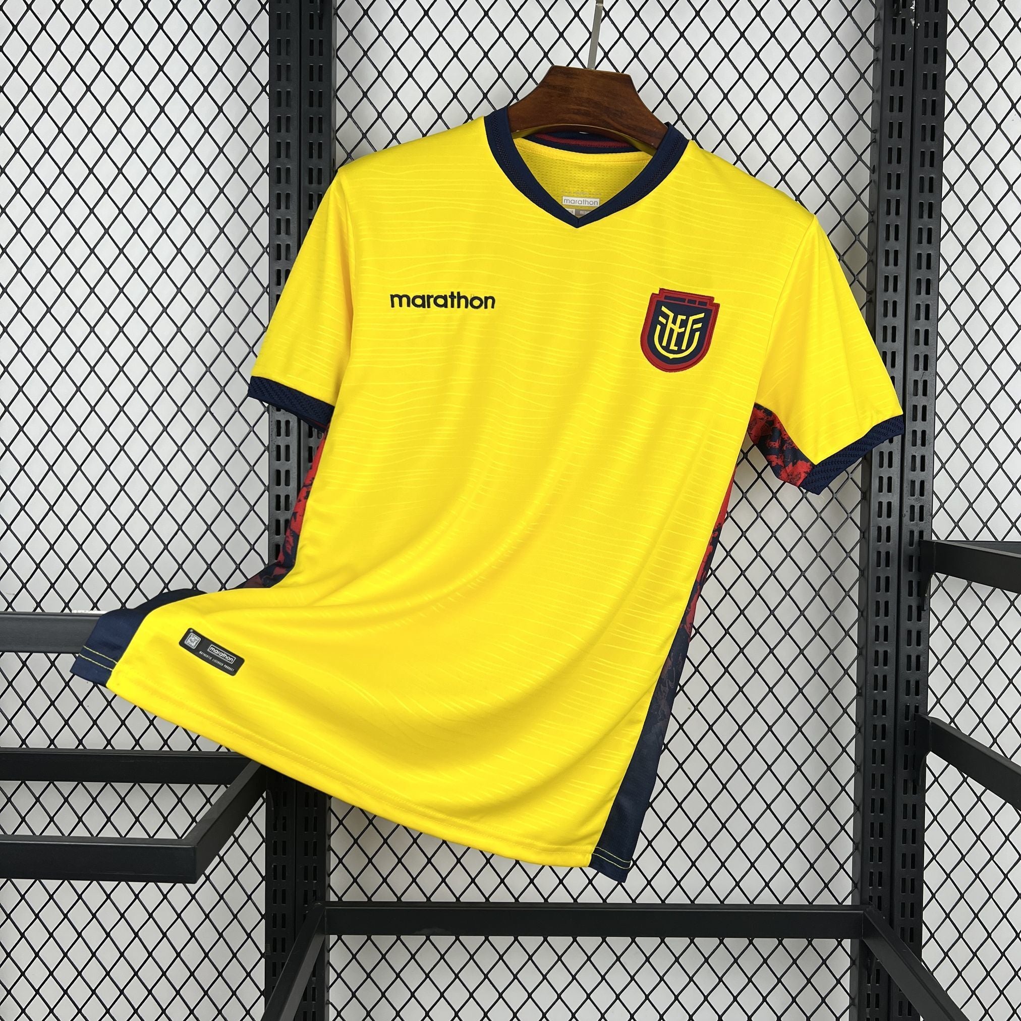 Camisa 1 Copa do Mundo 2026 Equador Masculina Amarela