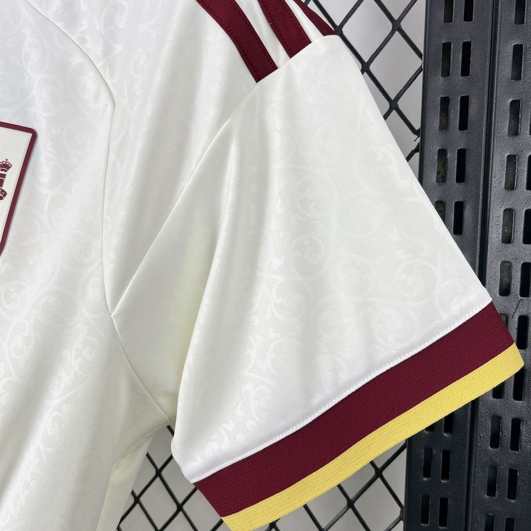 Camisa 2 Copa Do Mundo 2026 Espanha Masculino Branca e Vermelha