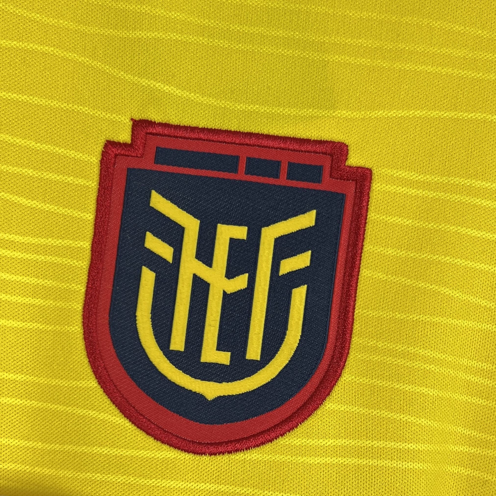 Camisa 1 Copa do Mundo 2026 Equador Masculina Amarela