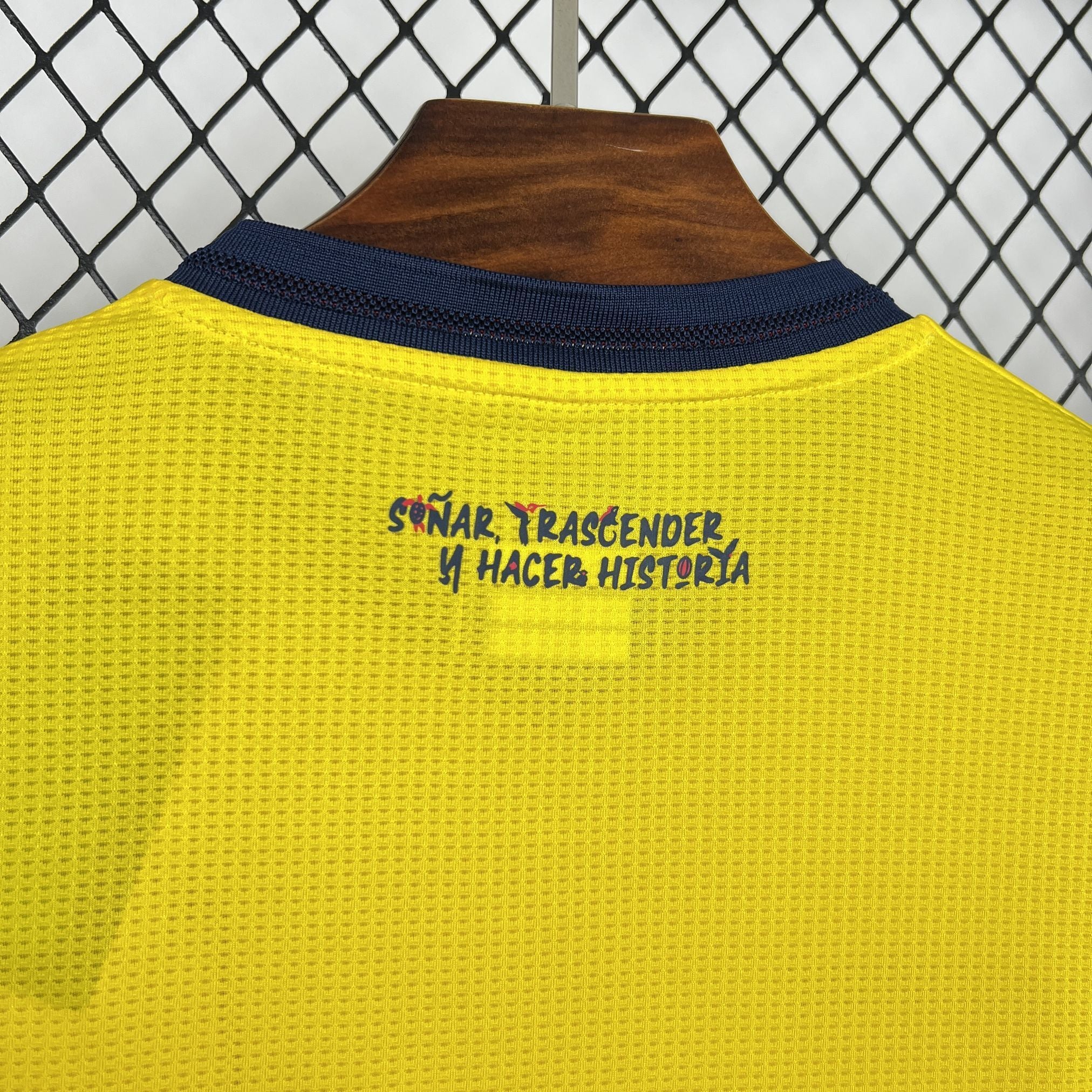 Camisa 1 Copa do Mundo 2026 Equador Masculina Amarela